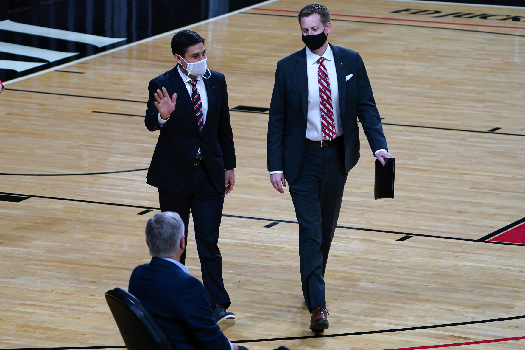 Wes Miller Cincinnati basketball coach, April 16